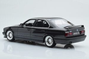 BMW M5 E34 Hartge Negru Otto 1:18 OT362B Rășină - imaginea 4 din 6