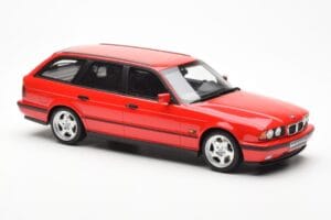 BMW M5 E34 Touring Roșu Otto 1:18 OT951 Rășină - imaginea 4 din 6