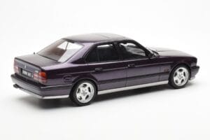 BMW M5 E34 Violet Otto 1:18 OT106 Rășină - imaginea 2 din 6