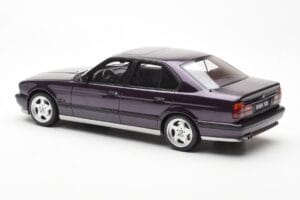 BMW M5 E34 Violet Otto 1:18 OT106 Rășină - imaginea 5 din 6