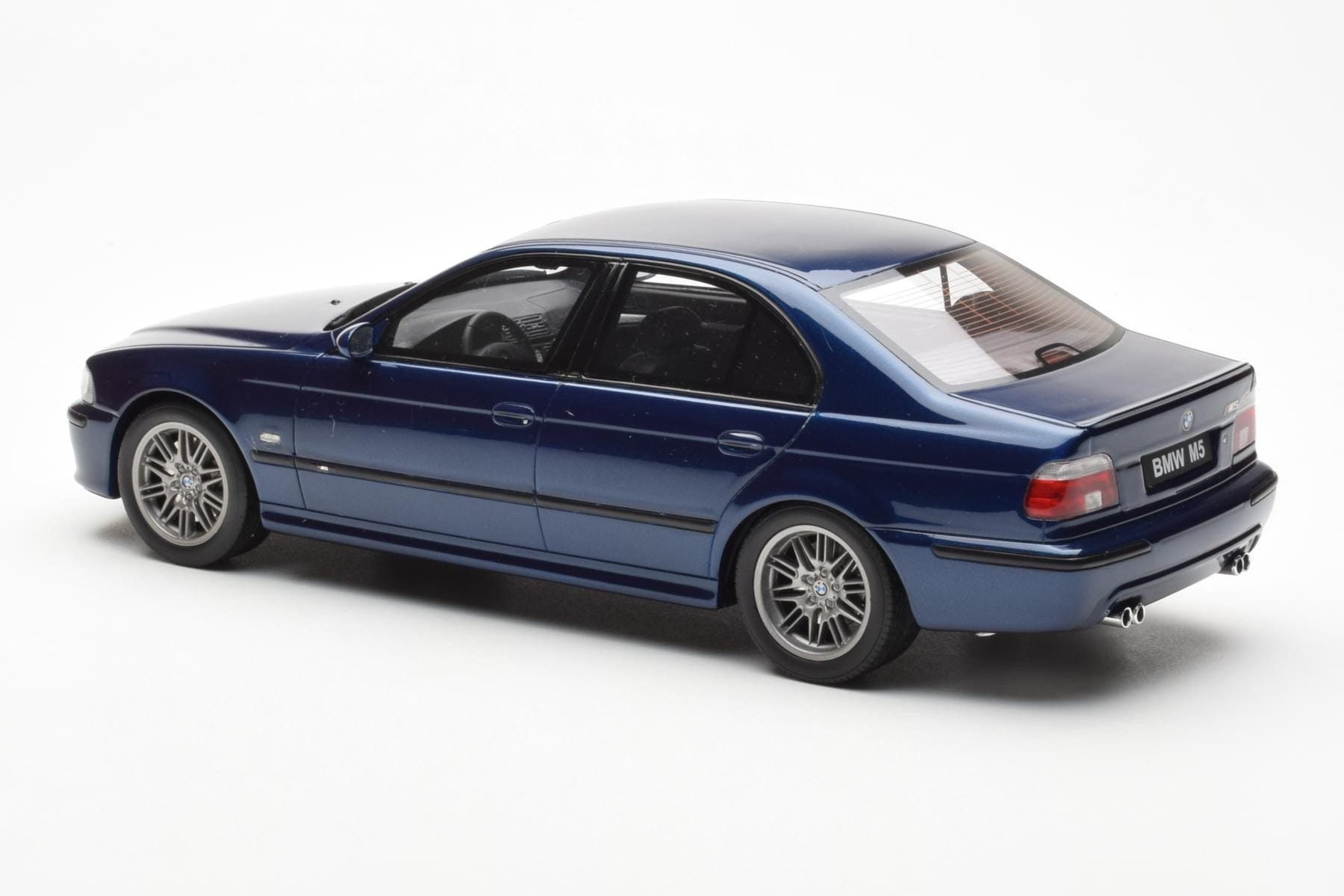 BMW M5 E39 Avus Blue Paint Issue Otto 1:18 OT070 Rășină - imaginea 5 din 6