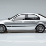 BMW M5 E39 Argintiu Otto 1:18 - image 3 of 7