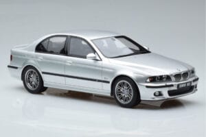 BMW M5 E39 Argintiu Otto 1:18 OT747B Rășină - imaginea 4 din 7