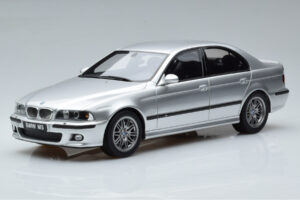 BMW M5 E39 Argintiu Otto 1:18