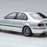 BMW M5 E39 Argintiu Otto 1:18 - image 5 of 7