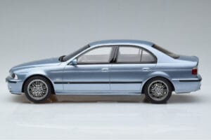 BMW M5 E39 Silverwater Albastru Otto 1:18 OT554 Rășină - imaginea 3 din 6