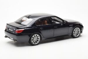 BMW M5 E60 Carbon Negru Kyosho 1:18 08593BK Metal - imaginea 3 din 8