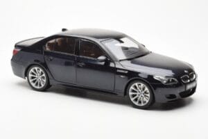 BMW M5 E60 Carbon Negru Kyosho 1:18 08593BK Metal - imaginea 6 din 8