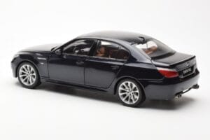 BMW M5 E60 Carbon Negru Kyosho 1:18 08593BK Metal - imaginea 7 din 8
