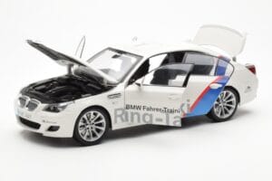 BMW M5 E60 Ring Taxi Nurburgring Kyosho 1:18 08593RT Metal - imaginea 2 din 8