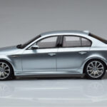 BMW M5 E60 Argintiu Otto 1:18 - image 3 of 6
