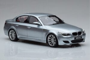 BMW M5 E60 Argintiu Otto 1:18 OT426 Rășină - imaginea 4 din 6