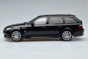 BMW M5 E61 Touring Negru Otto 1:18 OT1020 Rășină - imaginea 3 din 6