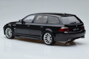BMW M5 E61 Touring Negru Otto 1:18 OT1020 Rășină - imaginea 5 din 6