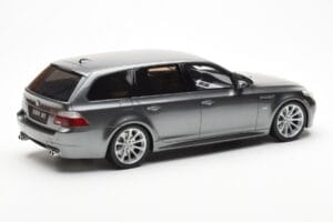 BMW M5 E61 Touring Gri Otto 1:18 OT189 Rășină - imaginea 2 din 6