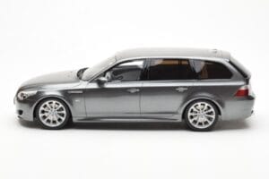 BMW M5 E61 Touring Gri Otto 1:18 OT189 Rășină - imaginea 3 din 6