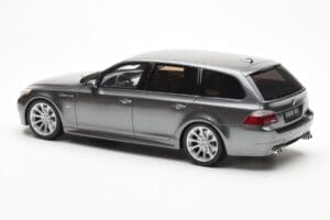 BMW M5 E61 Touring Gri Otto 1:18 OT189 Rășină - imaginea 5 din 6