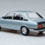 BMW M535i E12 Albastru Norev 1:18 - image 5 of 6