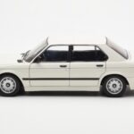 BMW M535i E28 Alpine Alb AUTOart 1:18 - image 4 of 10