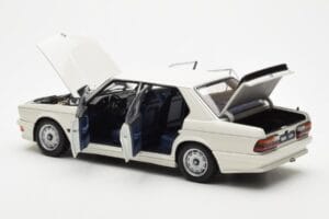 BMW M535i E28 Alpine Alb AUTOart 1:18 75161 Metal - imaginea 5 din 10