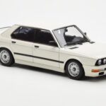 BMW M535i E28 Alpine Alb AUTOart 1:18 - image 6 of 10