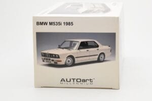 BMW M535i E28 Alpine Alb AUTOart 1:18 75161 Metal - imaginea 9 din 10