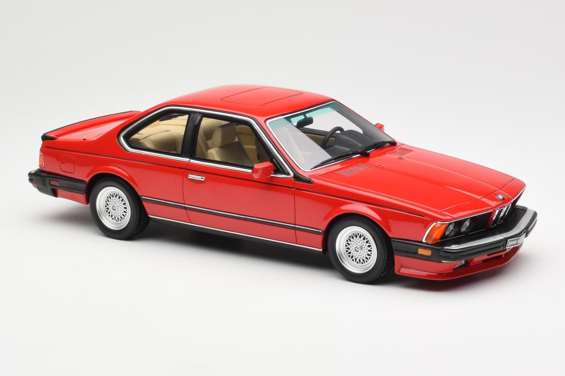 BMW M635 CSi E24 Henna Roșu Otto 1:18 OT1018 Rășină - imaginea 4 din 6
