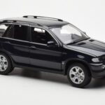 BMW X5 4.4i E53 Albastru Închis Kyosho 1:18 - image 6 of 8