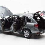 BMW X5 F15 Space Gri Paragon 1:18 - image 5 of 8