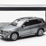 BMW X5 F15 Space Gri Paragon 1:18 - image 8 of 8
