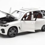 BMW X5 G05 Alb Paragon 1:18 - image 2 of 8