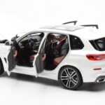 BMW X5 G05 Alb Paragon 1:18 - image 5 of 8