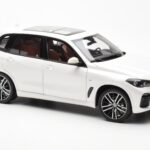 BMW X5 G05 Alb Paragon 1:18 - image 6 of 8