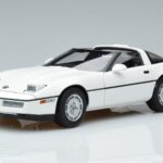 Chevrolet Corvette C4 Alb AUTOart 1:18 71243 Metal