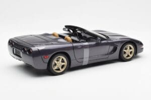 Chevrolet Corvette C5 Cabriolet Violet Perlat Metalic UT Models 1:18 21010 Metal - imaginea 2 din 6