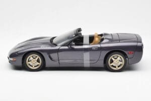 Chevrolet Corvette C5 Cabriolet Violet Perlat Metalic UT Models 1:18 21010 Metal - imaginea 3 din 6