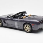 Chevrolet Corvette C5 Cabriolet Violet Perlat Metalic UT Models 1:18 - image 5 of 6
