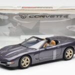 Chevrolet Corvette C5 Cabriolet Violet Perlat Metalic UT Models 1:18 - image 6 of 6