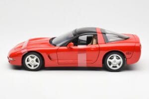 Chevrolet Corvette C5 Hardtop Roșu UT Models 1:18 21041 Metal - imaginea 3 din 6
