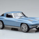 Chevrolet Corvette C2 Sting Ray Albastru Norev 1:18 - image 4 of 6