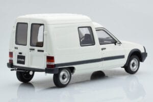 Citroen C15 E Alb Otto 1:18 OT956B Rășină - imaginea 2 din 6