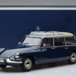 Citroen ID 19 Break Orient Albastru Norev 1:18 - image 9 of 9