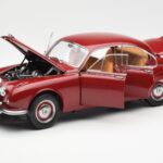 Daimler 250 V8 Roșu Paragon 1:18 PA-98312 - image 2 of 8