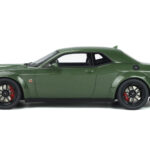 Dodge Challenger R/T SCAT Pack Widebody Verde GT Spirit 1:18 - image 3 of 5