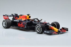 Red Bull Racing RB16B #33 M. Verstappen Abu Dhabi GP F1 World Champion 2021 Minichamps 1:18 110212333 Metal - imaginea 4 din 6