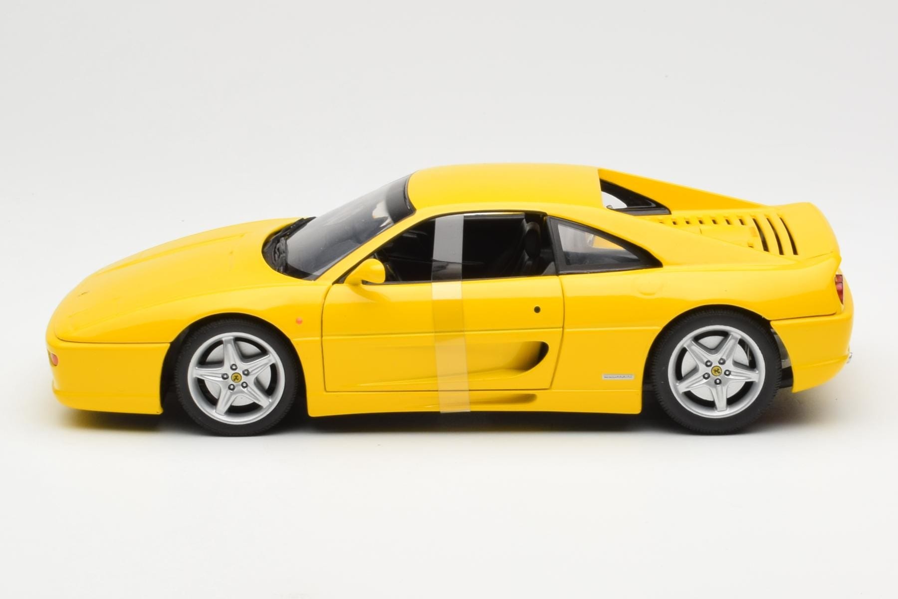 Ferrari F355 Berlinetta Galben UT Models 1:18 180074021 Metal - imaginea 3 din 6
