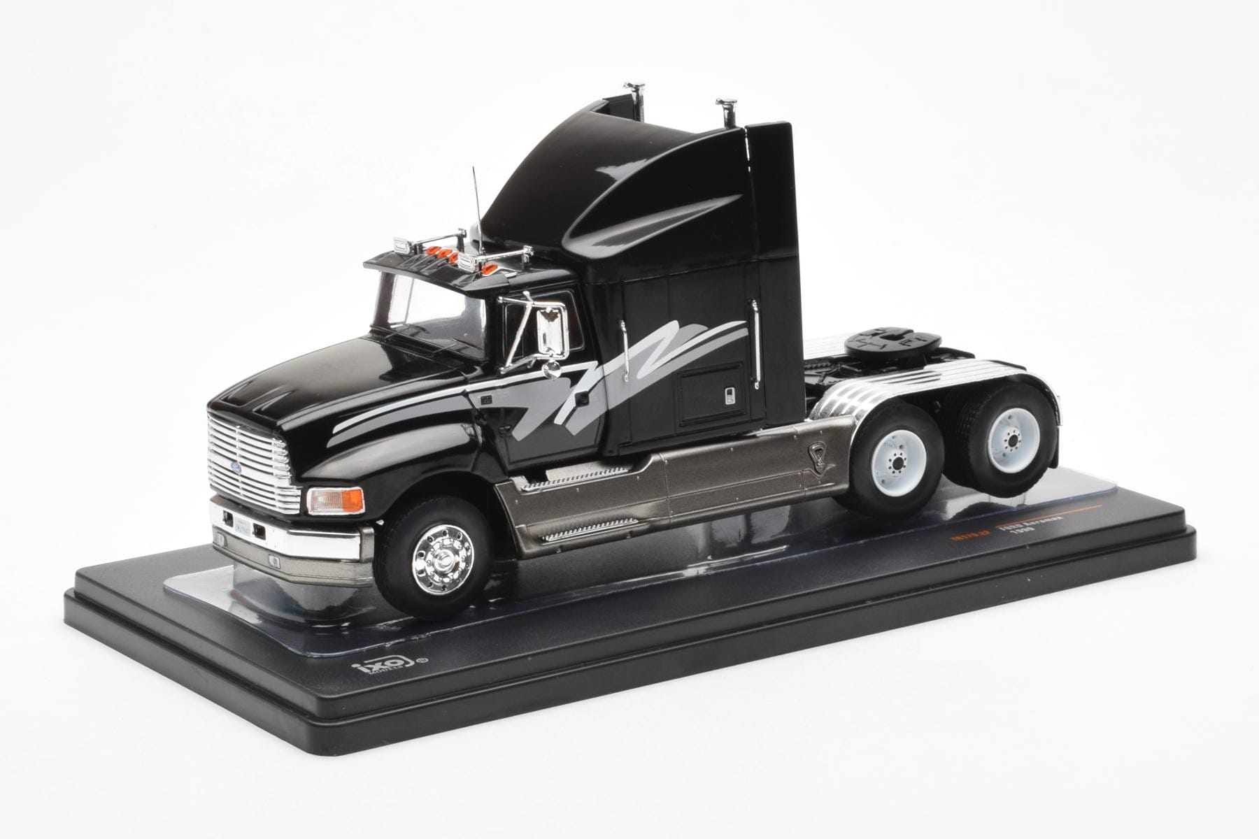 Ford Aeromax Negru IXO 1:43 TR179 Metal - imaginea 3 din 4