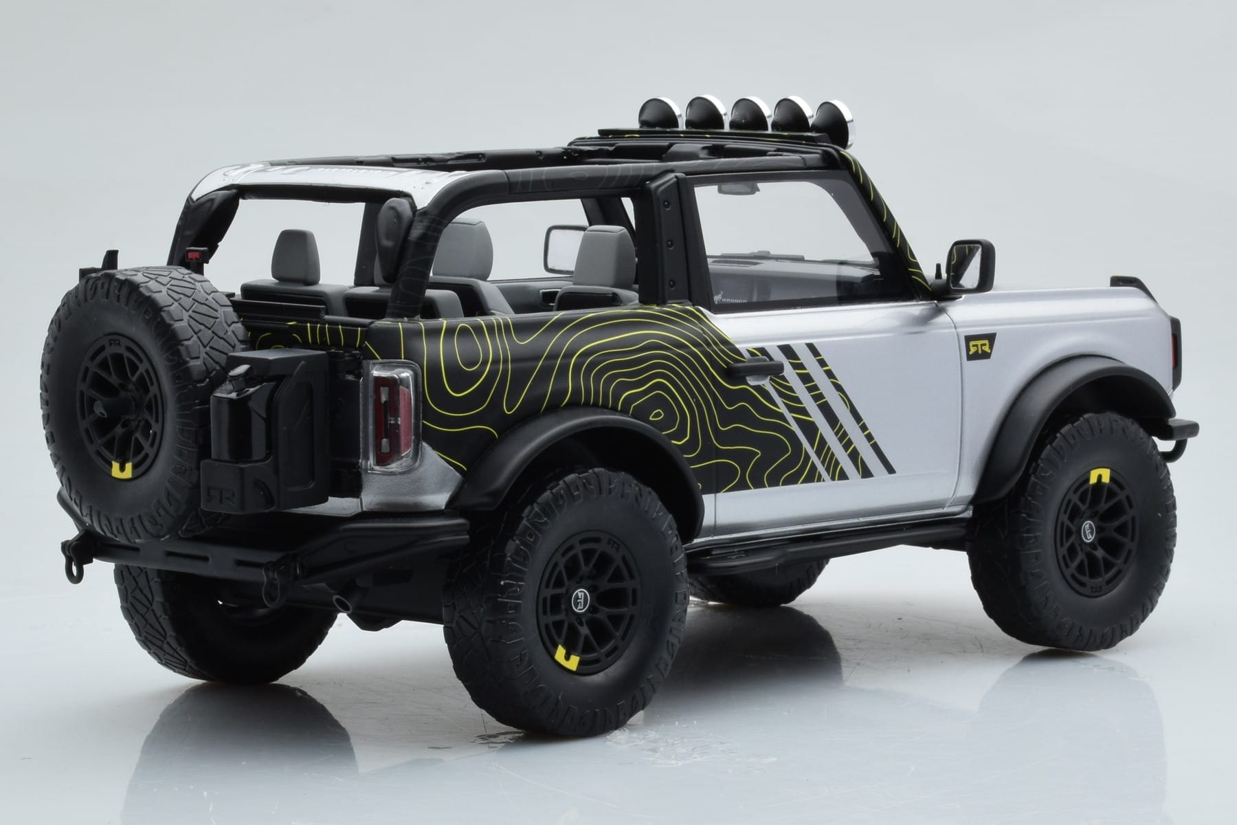 Ford Bronco RTR Iconic Argintiu GT Spirit 1:18 GT404 Rășină - imaginea 2 din 6