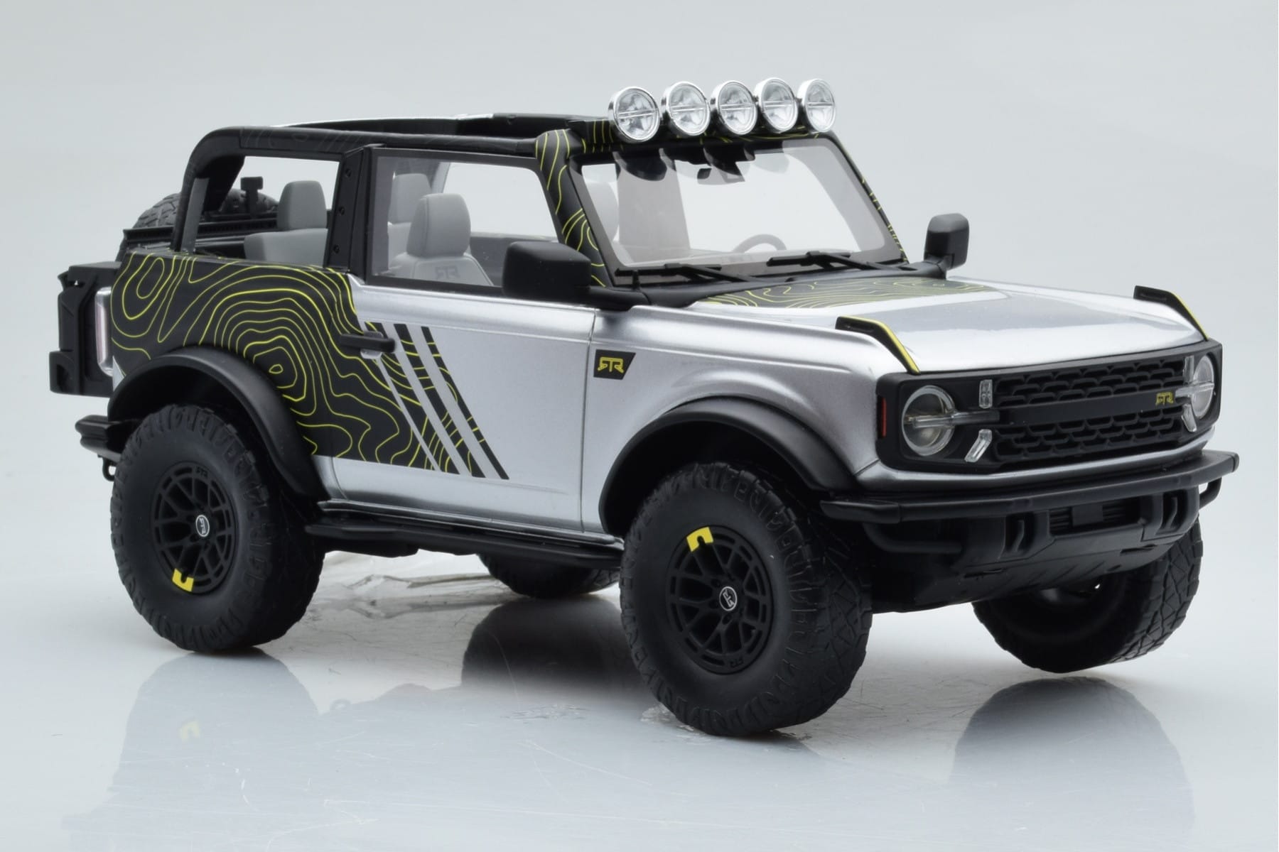 Ford Bronco RTR Iconic Argintiu GT Spirit 1:18 GT404 Rășină - imaginea 4 din 6