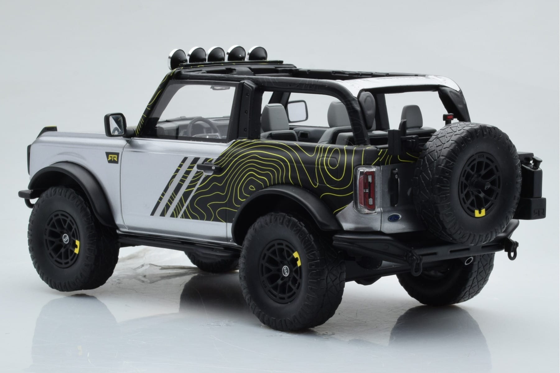 Ford Bronco RTR Iconic Argintiu GT Spirit 1:18 GT404 Rășină - imaginea 5 din 6